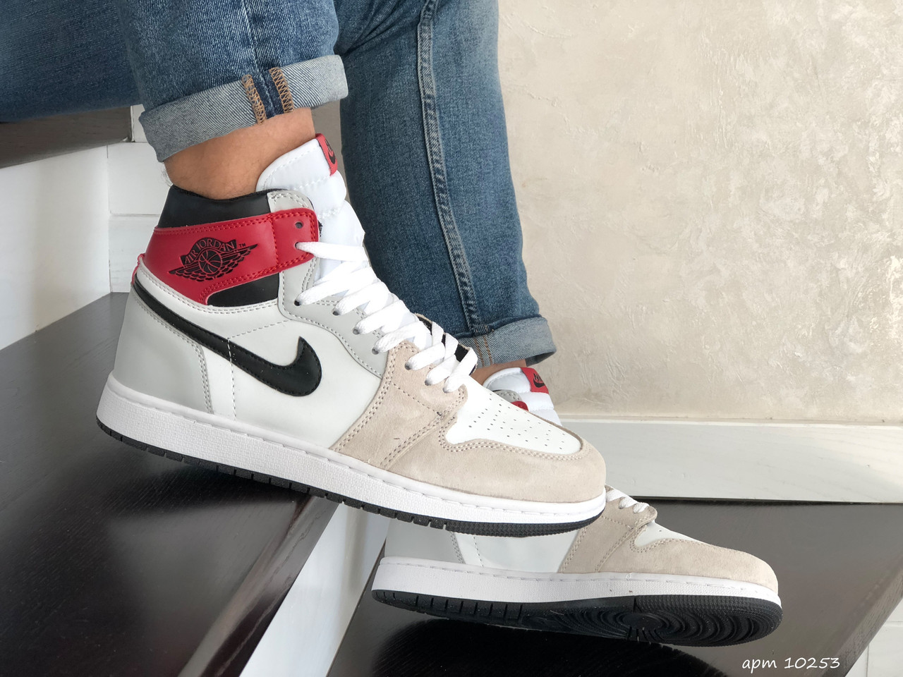 Кроссовки мужские Nike Air Jordan белые с бежевым, Найк, натуральная кожа, прошиты. Код SD-10253 42, Белый
Кроссовки мужские Nike Air Jordan белые с бежевым, Найк, натуральная кожа, прошиты. Код SD-10253 42, Белый