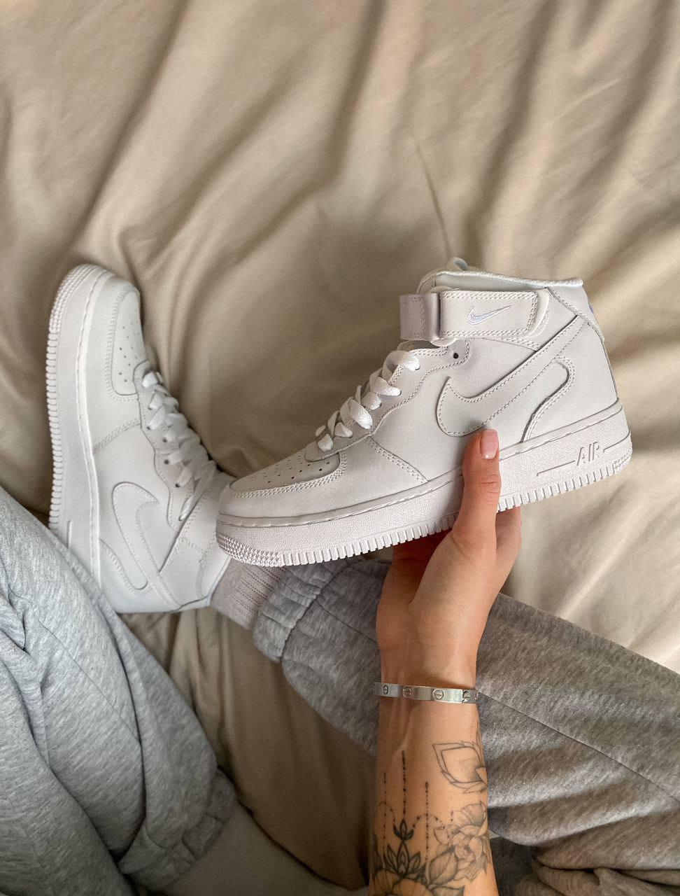 Женские кроссовки Nike Air Force 1 High Triple White / Найк Аир Форс 1 Высокие Трипл Белые 38, Белый
Женские кроссовки Nike Air Force 1 High Triple White / Найк Аир Форс 1 Высокие Трипл Белые 38, Белый