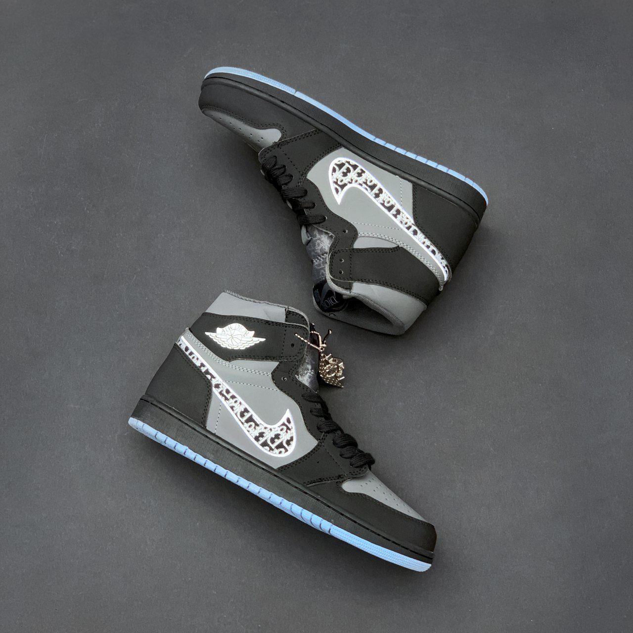 Мужские кроссовки Nike Air Jordan 1 Retro Grey Black White / Найк Аир Джордан 1 Ретро Серые Черные Белые 45, Серый
Мужские кроссовки Nike Air Jordan 1 Retro Grey Black White / Найк Аир Джордан 1 Ретро Серые Черные Белые 45, Серый