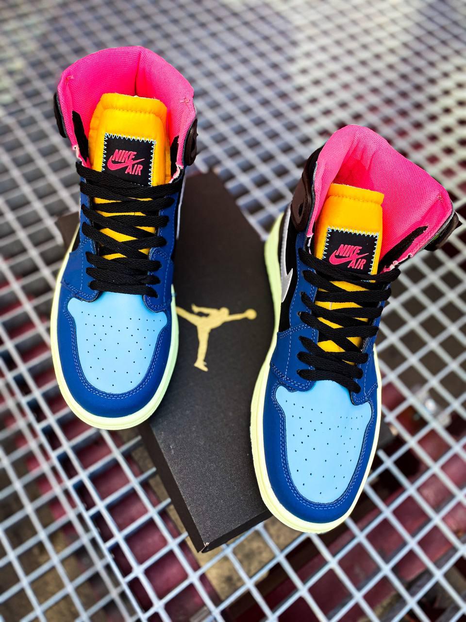 Мужские кроссовки Nike Air Jordan 1 Retro High Multicolor / Найк Аир Джордан 1 Ретро Хай Разноцветные 42, Разные цвета
Мужские кроссовки Nike Air Jordan 1 Retro High Multicolor / Найк Аир Джордан 1 Ретро Хай Разноцветные 42, Разные цвета
