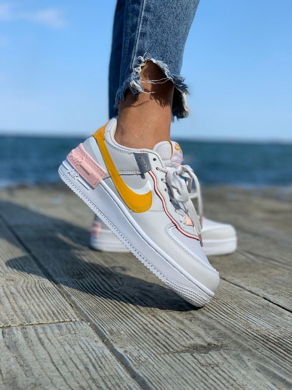 Женские кроссовки Nike Air Force 1 Shadow White Yellow / Найк Аир Форс Шадоу 1 Белый Желтый
Женские кроссовки Nike Air Force 1 Shadow White Yellow / Найк Аир Форс Шадоу 1 Белый Желтый