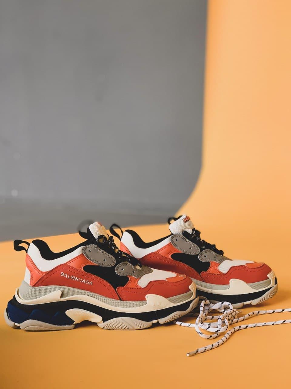 Женские кроссовки Balenciaga Triple S Black Biege Orange / Баленсиага Трипл С Черные Бежевые Оранжевые 39, Оранжевый
Женские кроссовки Balenciaga Triple S Black Biege Orange / Баленсиага Трипл С Черные Бежевые Оранжевые 39, Оранжевый
