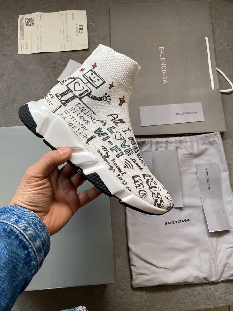 Женские кроссовки Balenciaga Speed Trainer Robot Black White / Баленсиага Спид Робот Черные Белые 38, Белый
Женские кроссовки Balenciaga Speed Trainer Robot Black White / Баленсиага Спид Робот Черные Белые 38, Белый