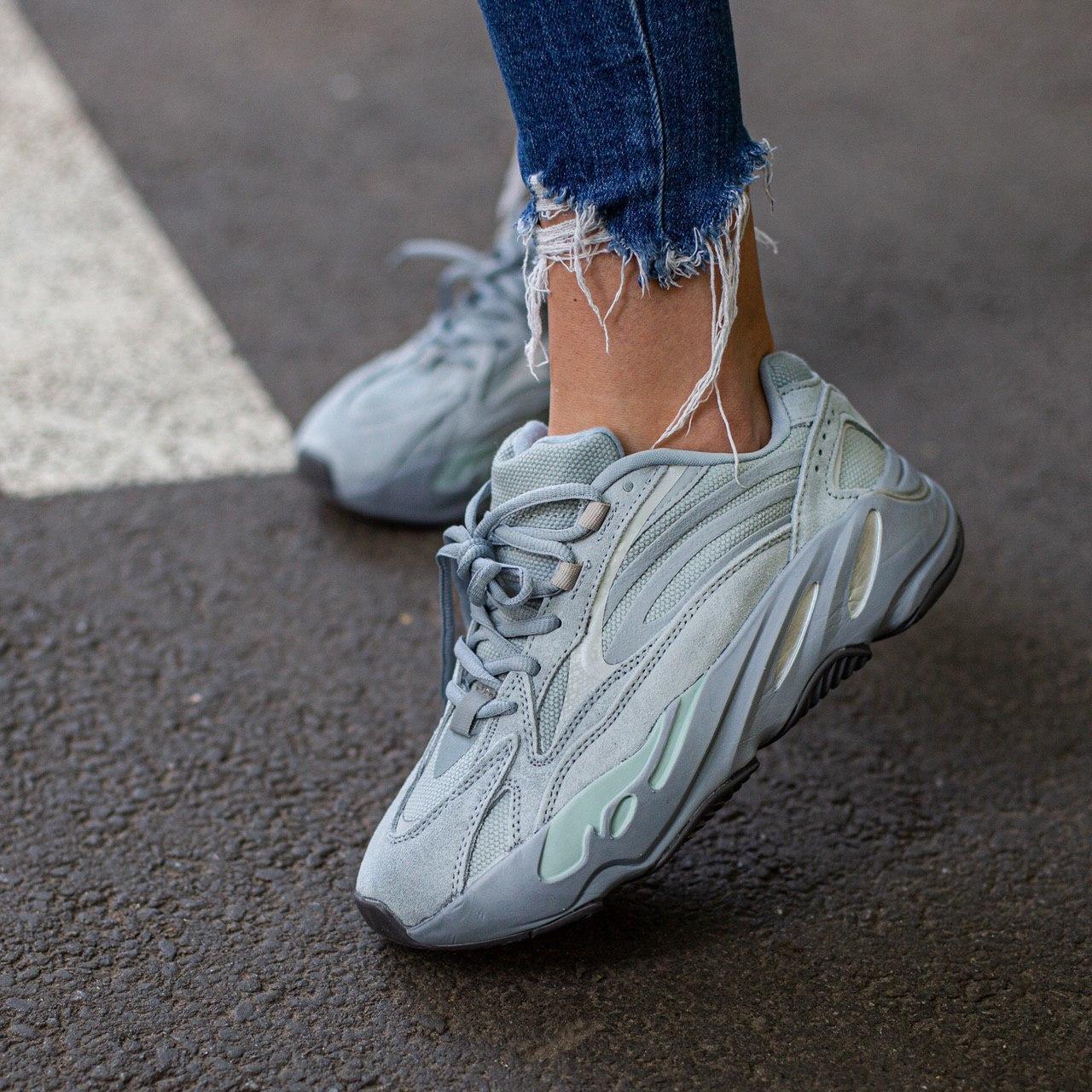Женские кроссовки Adidas Yeezy Boost 700 v2 Hospital Blue / Адидас Изи Буст 700 в2 Серые Голубые, Серый
Женские кроссовки Adidas Yeezy Boost 700 v2 Hospital Blue / Адидас Изи Буст 700 в2 Серые Голубые, Серый