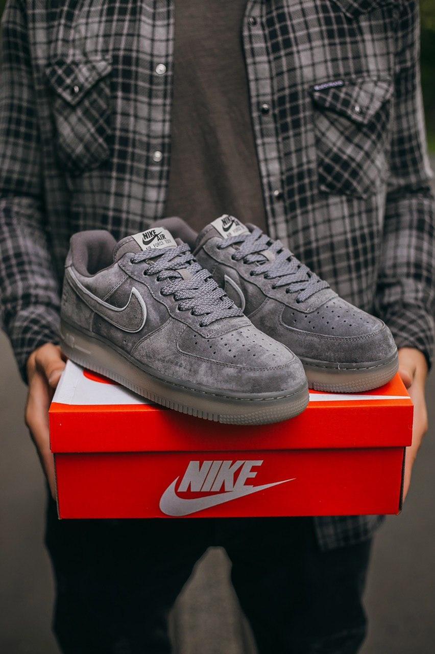 Мужские кроссовки Nike Air Force 1 Low Luxury Suede “Dark Grey “ / Найк Аир Форс 1 Лоу Замшевые Серые 41, Серый
Мужские кроссовки Nike Air Force 1 Low Luxury Suede “Dark Grey “ / Найк Аир Форс 1 Лоу Замшевые Серые 41, Серый