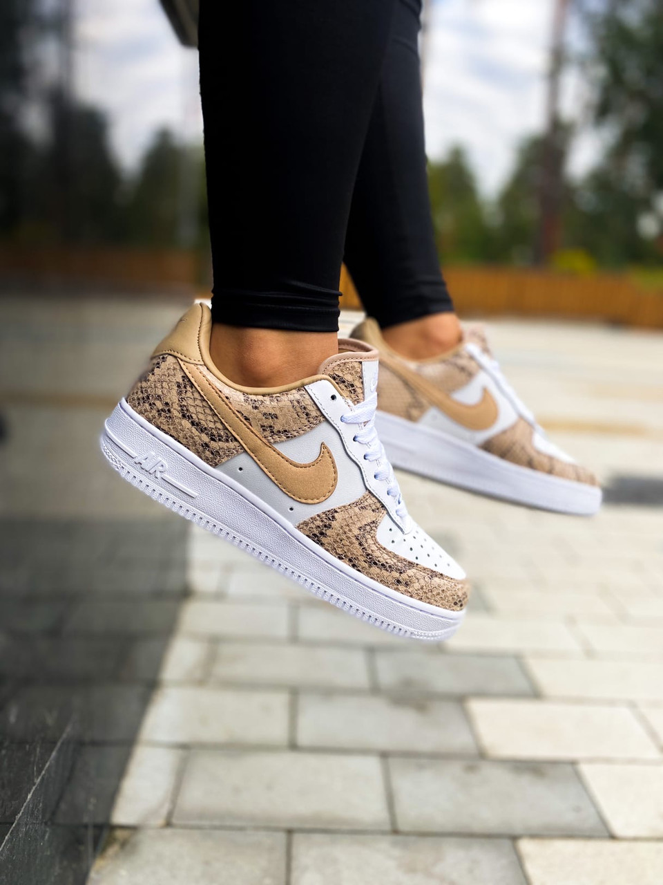Кроссовки женские Nike Air Force 1 Custom Python Skin, Найк Аир Форс, натуральная кожа, прошиты. Код KS-2626 39, Бежевый
Кроссовки женские Nike Air Force 1 Custom Python Skin, Найк Аир Форс, натуральная кожа, прошиты. Код KS-2626 39, Бежевый