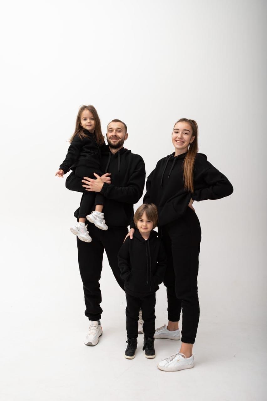 Family look черный семейный спортивный костюм весна/осень. Мужской+женский+2детских спортивных костюма
Family look черный семейный спортивный костюм весна/осень. Мужской+женский+2детских спортивных костюма