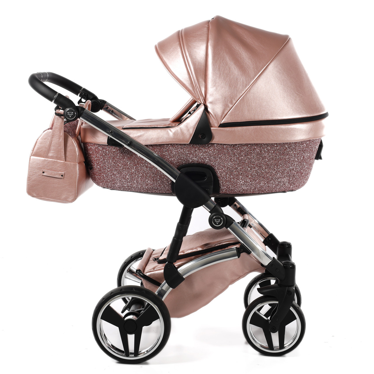 Детская универсальная коляска 2 в 1 Junama Termo Glitter 06 со стразами Swarovski Copper
Детская универсальная коляска 2 в 1 Junama Termo Glitter 06 со стразами Swarovski Copper