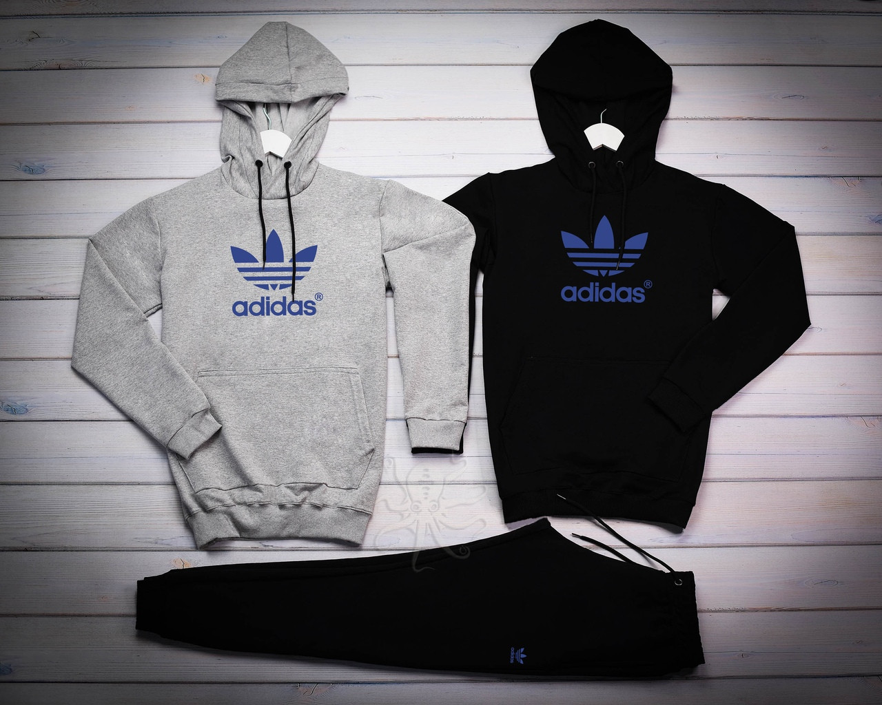 Adidas Fri Мужской серый спортивный костюм с капюшоном осень/весна.Худи 2шт + штаны спорт комплект мужской 52
Adidas Fri Мужской серый спортивный костюм с капюшоном осень/весна.Худи 2шт + штаны спорт комплект мужской 52