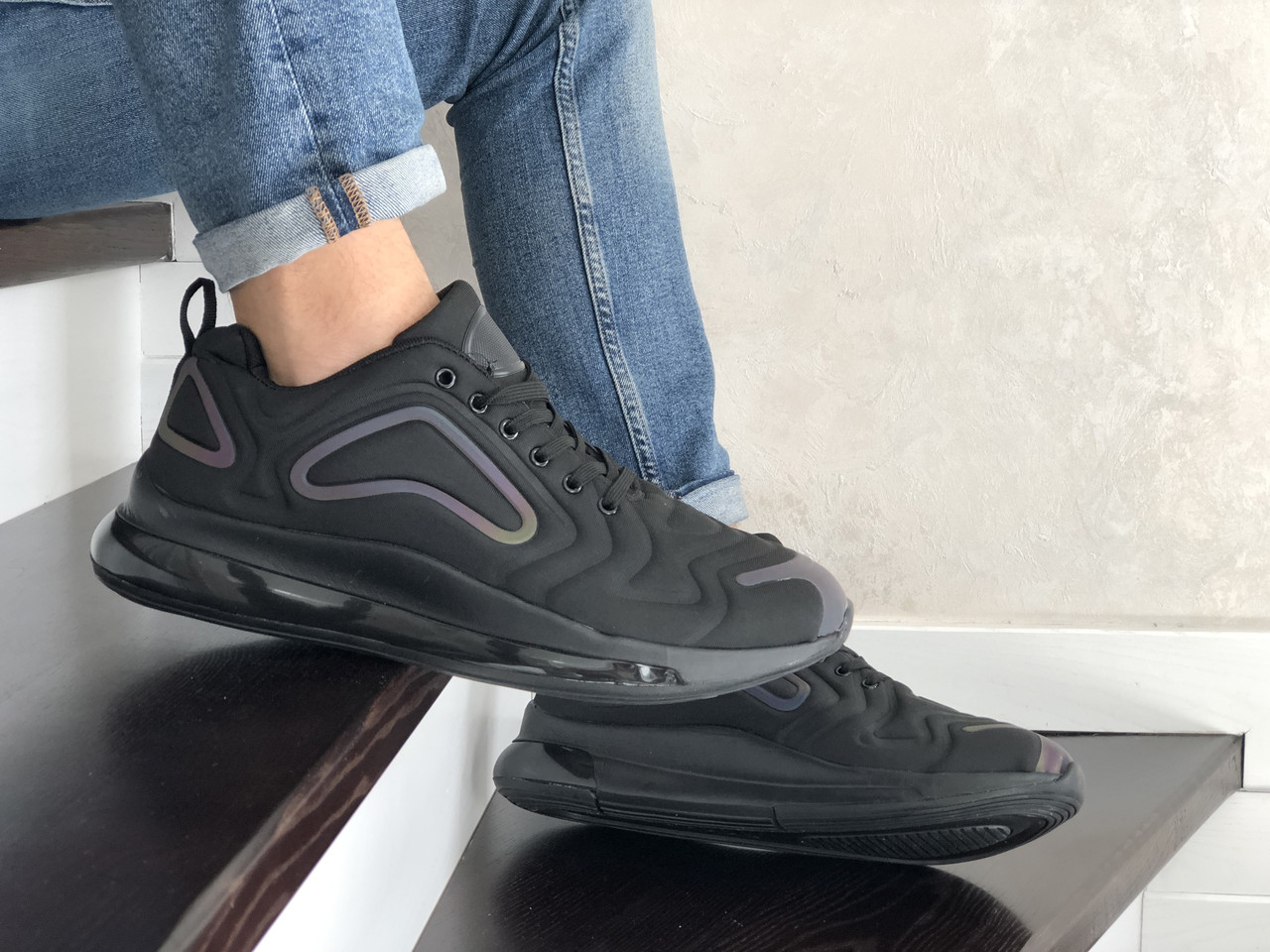 Кроссовки мужские в стиле Nike Air Max 720 черные, текстильные, прошиты. Код SD-10301 50, Черный
Кроссовки мужские в стиле Nike Air Max 720 черные, текстильные, прошиты. Код SD-10301 50, Черный