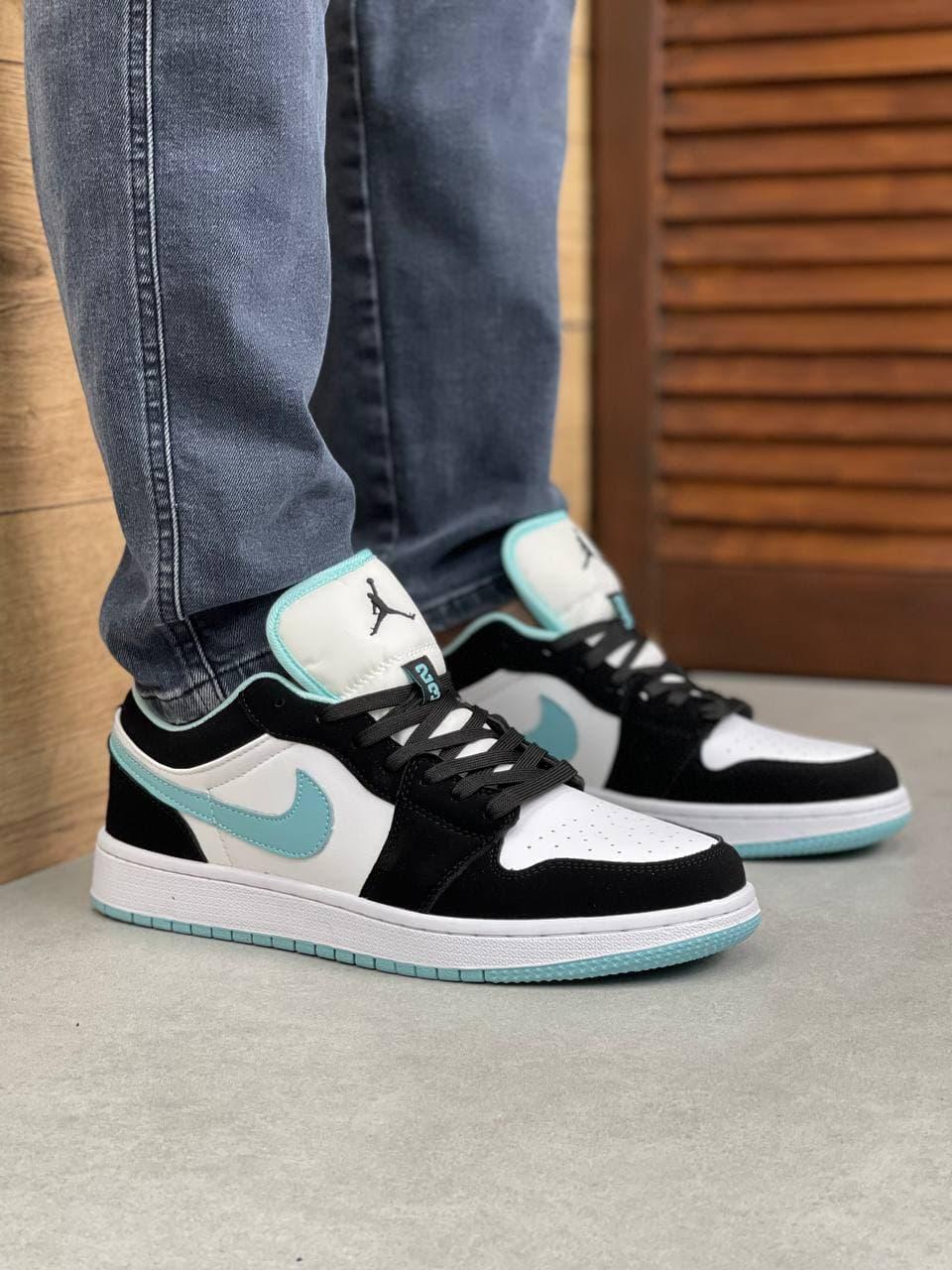 Кожаные низкие кроссовки на весну Nike Air Jordan 1. Черно-белые найк аир джордан, Черно-белый
Кожаные низкие кроссовки на весну Nike Air Jordan 1. Черно-белые найк аир джордан, Черно-белый