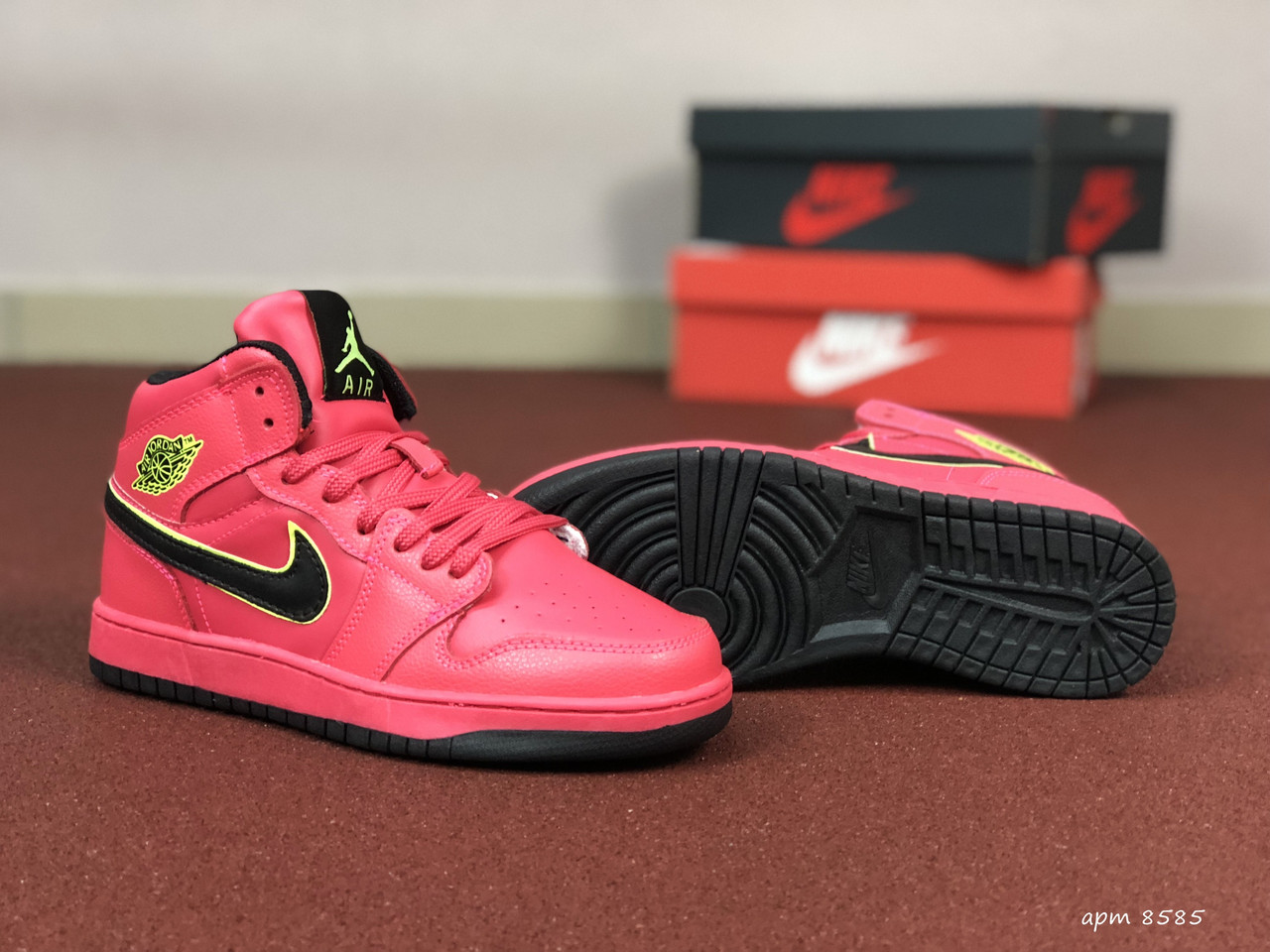 Женские кроссовки Nike Air Jordan 1 Retro кожаные, в стиле Найк Джордан малиновые 39, Малиновый
Женские кроссовки Nike Air Jordan 1 Retro кожаные, в стиле Найк Джордан малиновые 39, Малиновый