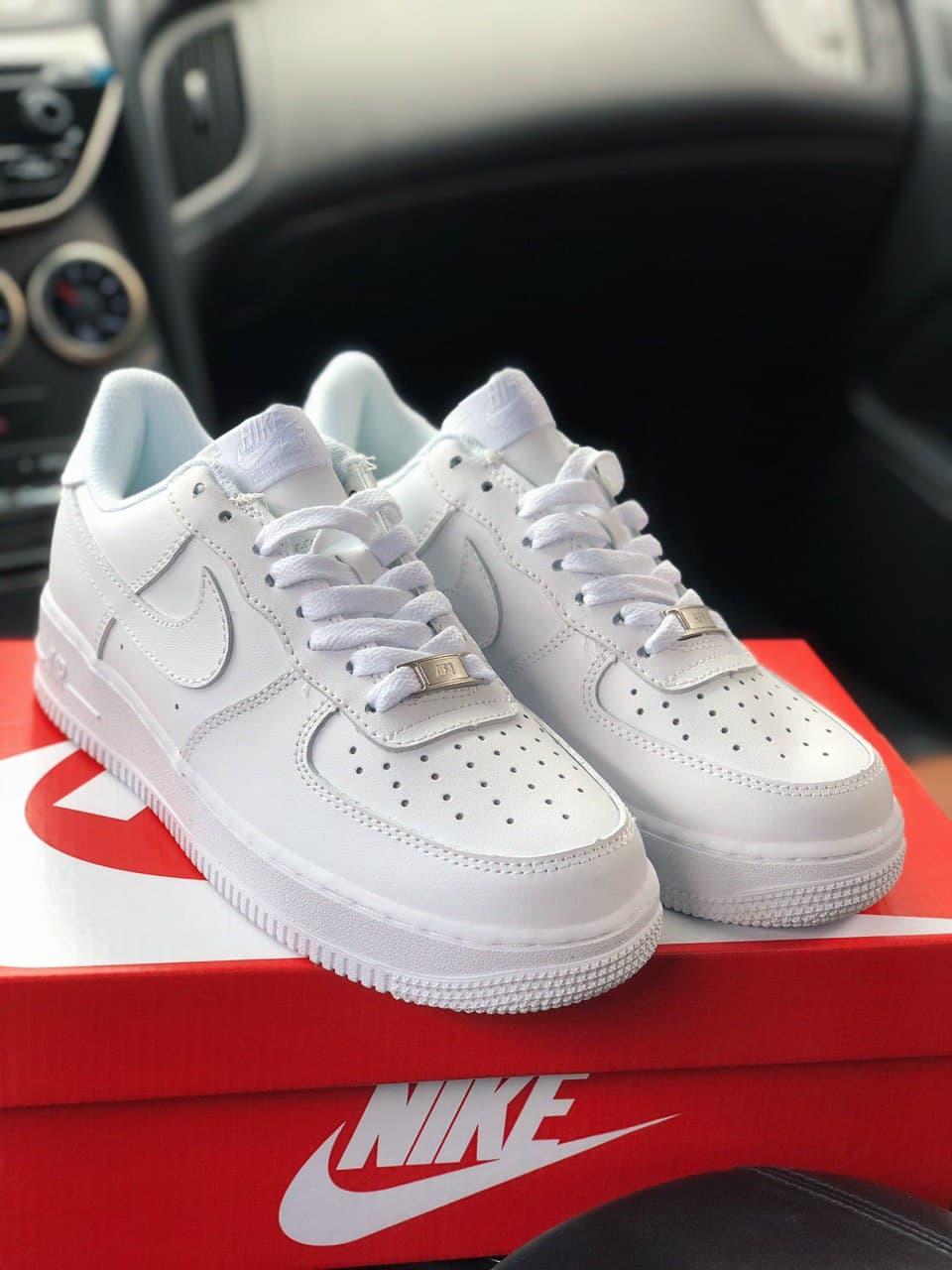 Мужские кроссовки Nike Air Force 1 Classic White / Найк Аир Форс 1 Классик Белые 41, Белый
Мужские кроссовки Nike Air Force 1 Classic White / Найк Аир Форс 1 Классик Белые 41, Белый