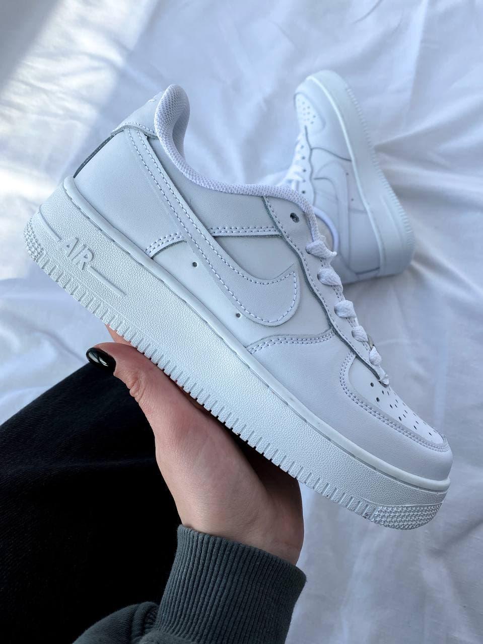 Мужские кроссовки Nike Air Force 1 Classic White / Найк Аир Форс 1 Классик Белые 44, Белый
Мужские кроссовки Nike Air Force 1 Classic White / Найк Аир Форс 1 Классик Белые 44, Белый