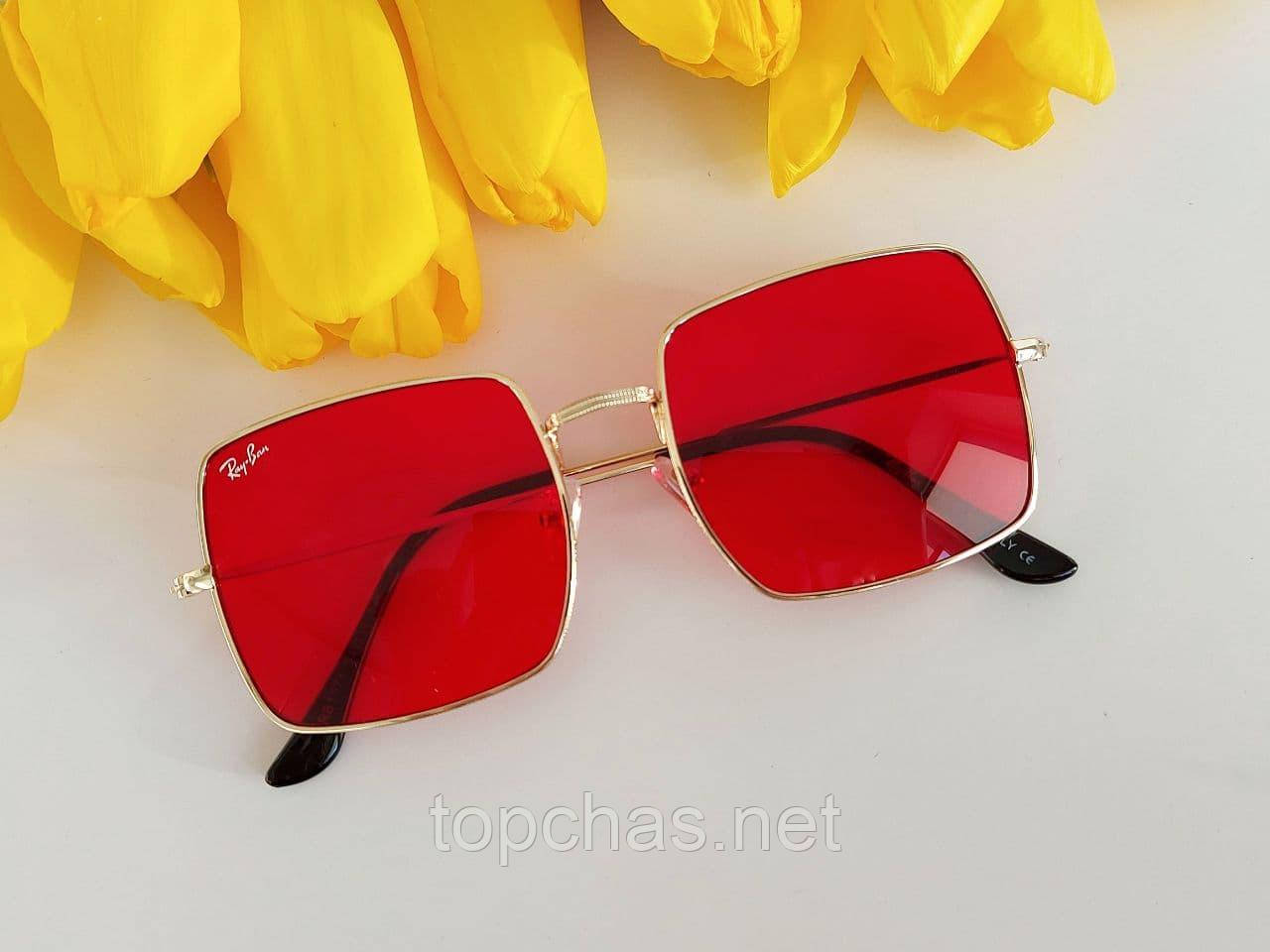 Женские солнцезащитные очки Ray Ban прямоугольной формы, красные в золотой оправе, код - sg0001, Золотистый
Женские солнцезащитные очки Ray Ban прямоугольной формы, красные в золотой оправе, код - sg0001, Золотистый