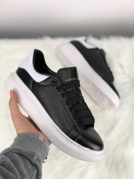 Alexander McQueen Black White with white Leather (Черный Белый) женские кроссовки кеды
Alexander McQueen Black White with white Leather (Черный Белый) женские кроссовки кеды