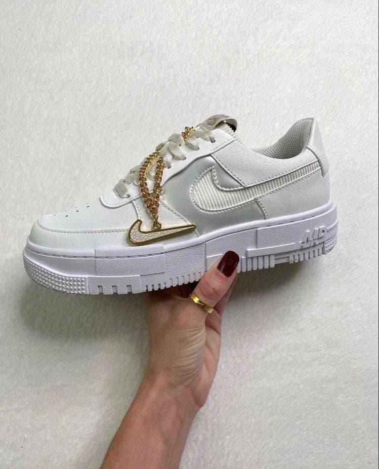 Женские кроссовки Nike Air Force 1 Pixel White / Найк Аир Форс 1 Пиксель Белые 40, Белый
Женские кроссовки Nike Air Force 1 Pixel White / Найк Аир Форс 1 Пиксель Белые 40, Белый