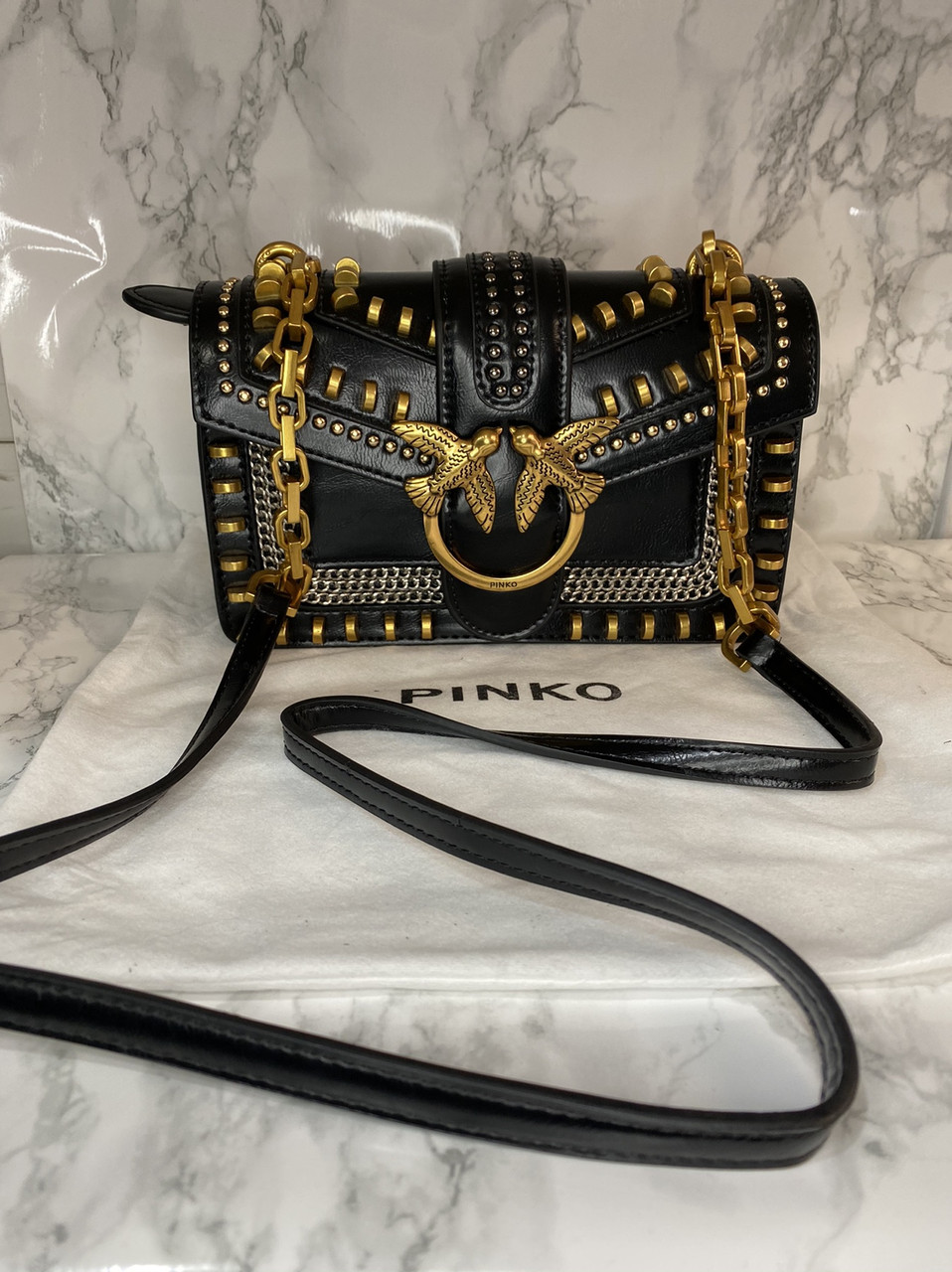 Pinko - Кожаная Сумочка Чёрная Маленькая Сумка PINKO Love Bag Mix Сумка Пинко Реплика, Черный
Pinko - Кожаная Сумочка Чёрная Маленькая Сумка PINKO Love Bag Mix Сумка Пинко Реплика, Черный