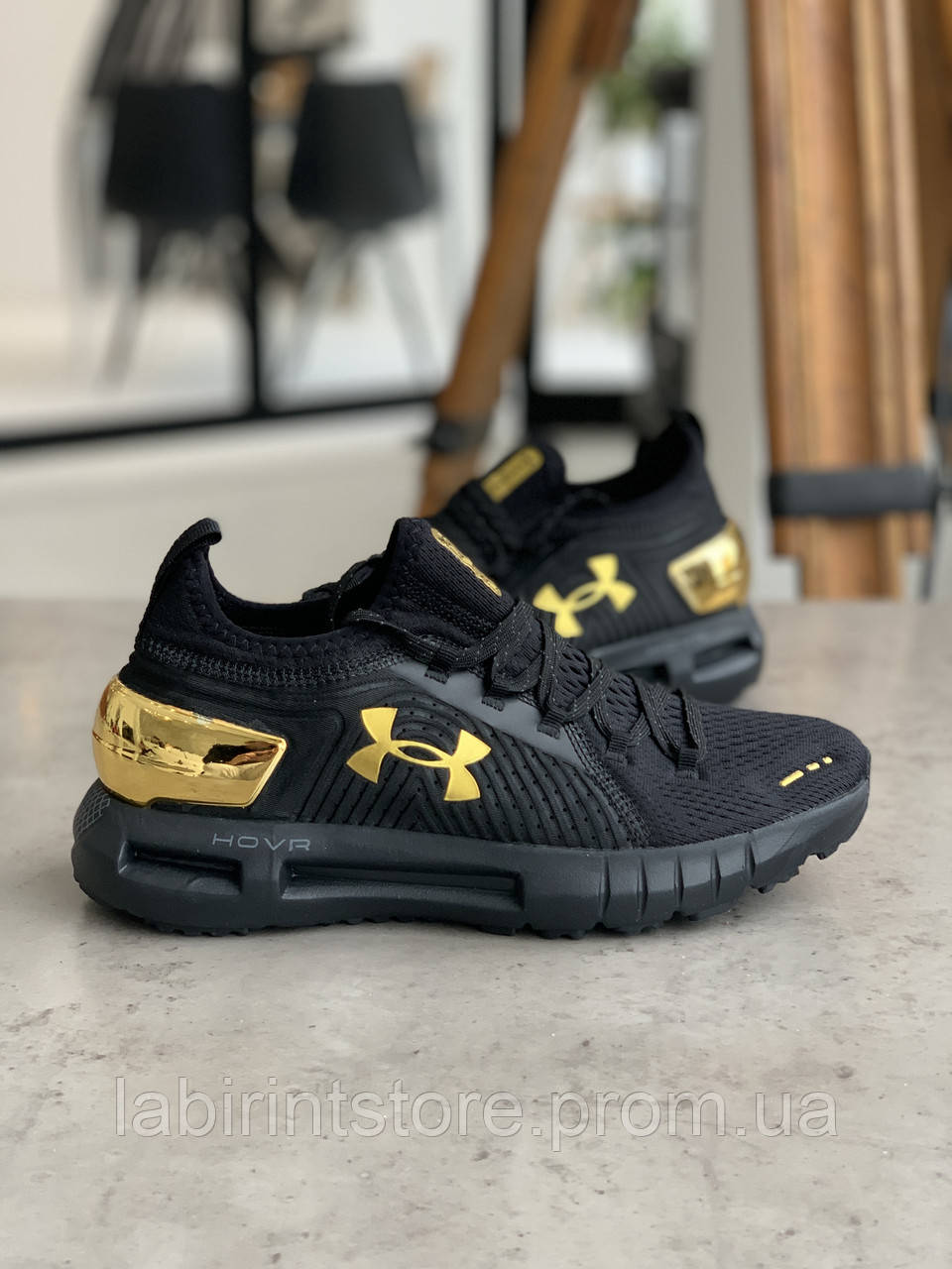 Кроссовки Under Armour HOVR Phantom Black&Gold Андер Армор Ховр Фантом Черные с золотистым (41,42,43,44,45)
Кроссовки Under Armour HOVR Phantom Black&Gold Андер Армор Ховр Фантом Черные с золотистым (41,42,43,44,45)