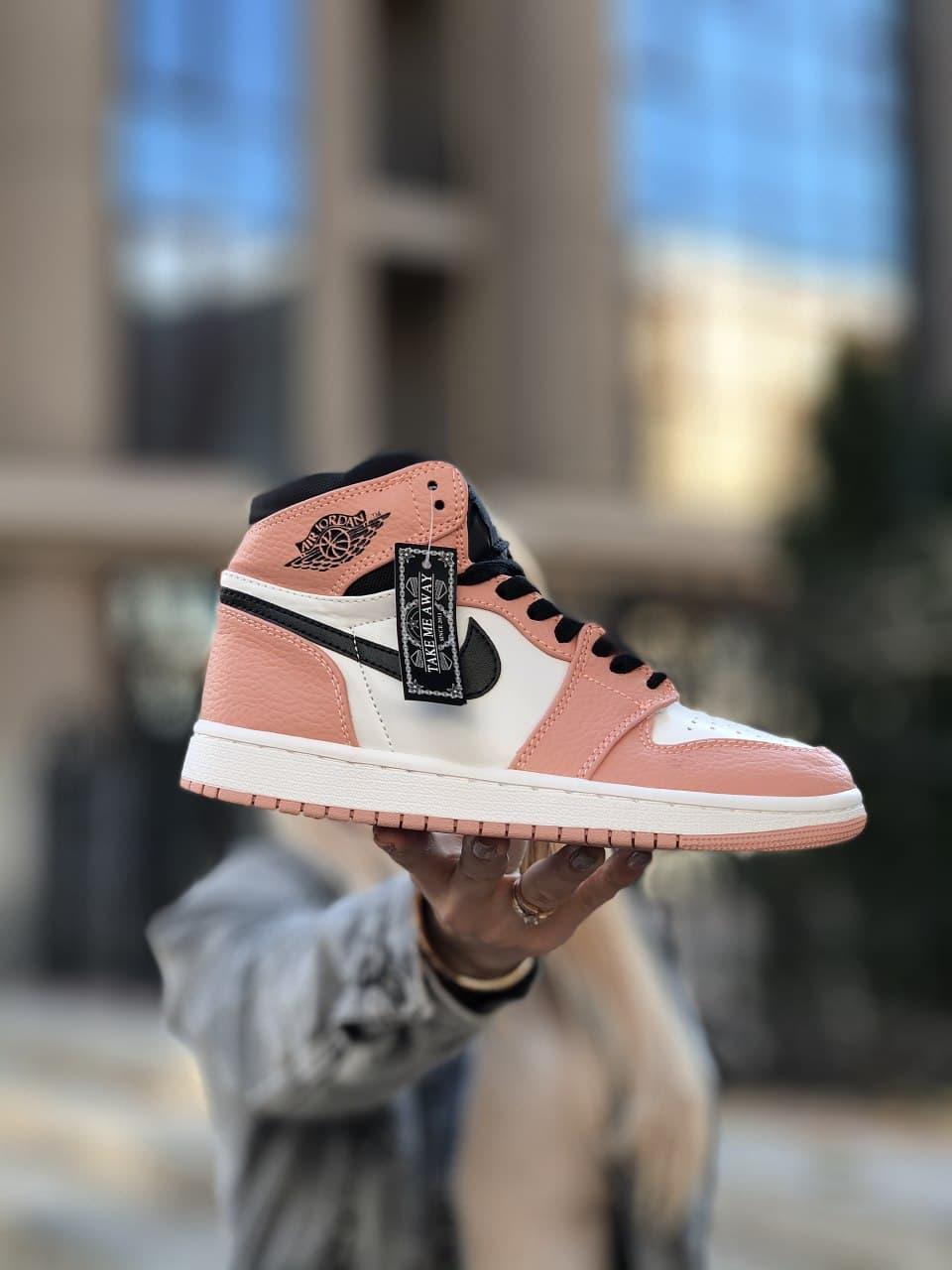 Женские кроссовки Nike Air Jordan Retro 1 Black Pink White / Найк Аир Джордан Ретро 1 Черные Розовые Белые, Розовый
Женские кроссовки Nike Air Jordan Retro 1 Black Pink White / Найк Аир Джордан Ретро 1 Черные Розовые Белые, Розовый