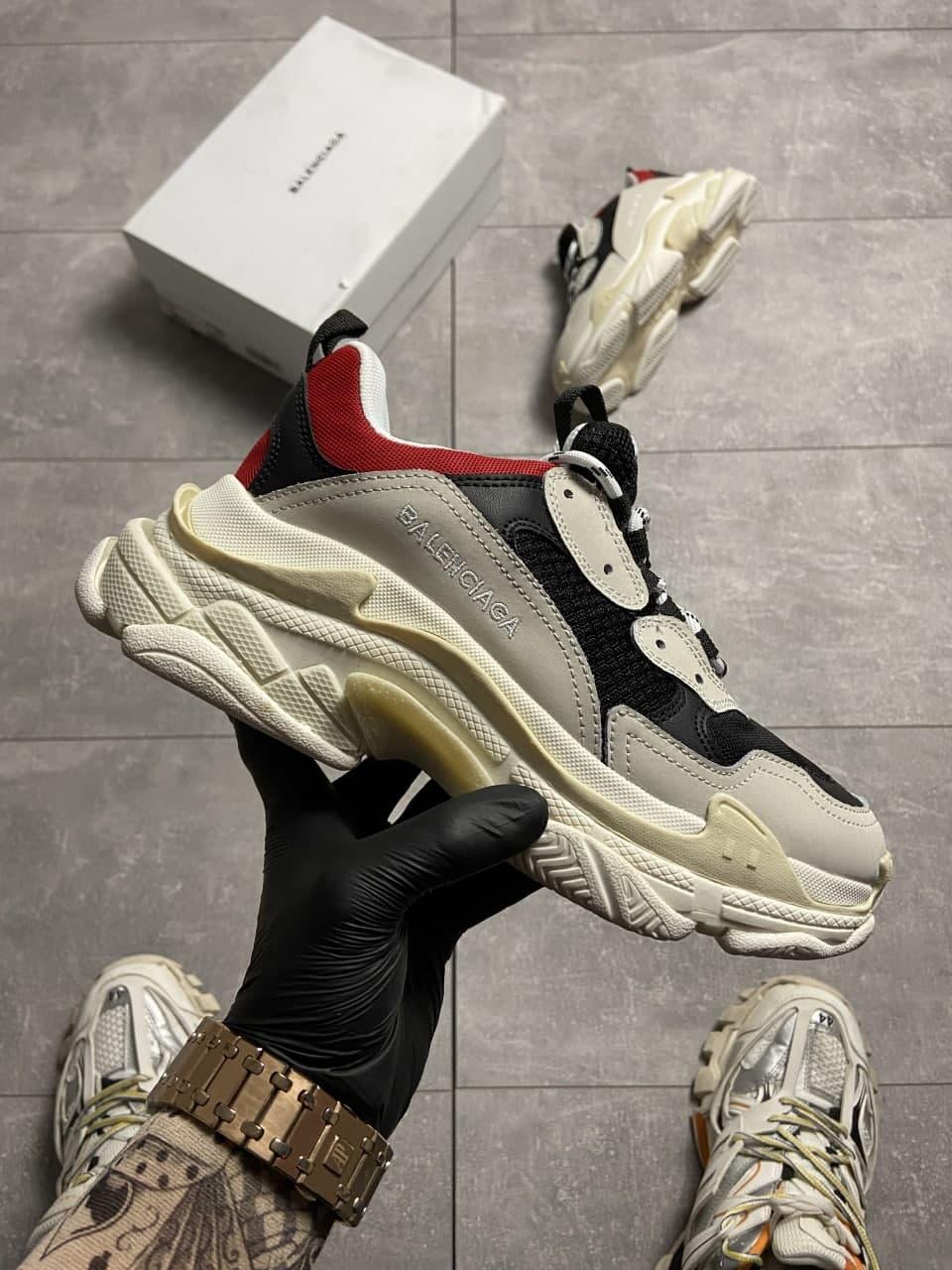 Женские кроссовки Balenciaga Triple S Beige Black / Баленсиага Трипл С Бежевые Черные 39, Бежевый
Женские кроссовки Balenciaga Triple S Beige Black / Баленсиага Трипл С Бежевые Черные 39, Бежевый
