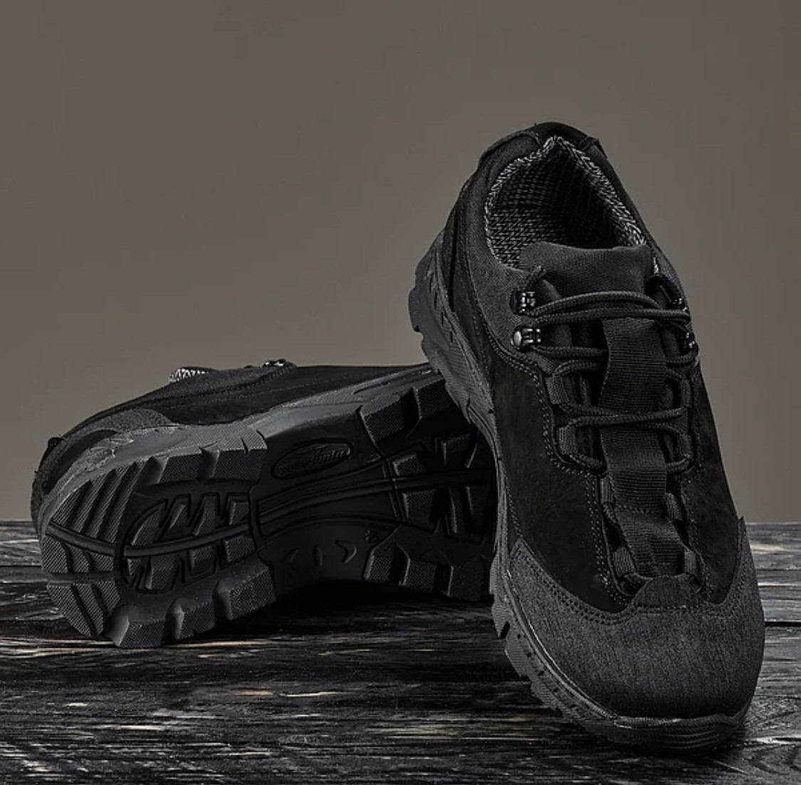 Кроссовки тактические PATROL BLACK MEMBRANA FROST800 натуральная кожа замша р.46, Черный
Кроссовки тактические PATROL BLACK MEMBRANA FROST800 натуральная кожа замша р.46, Черный