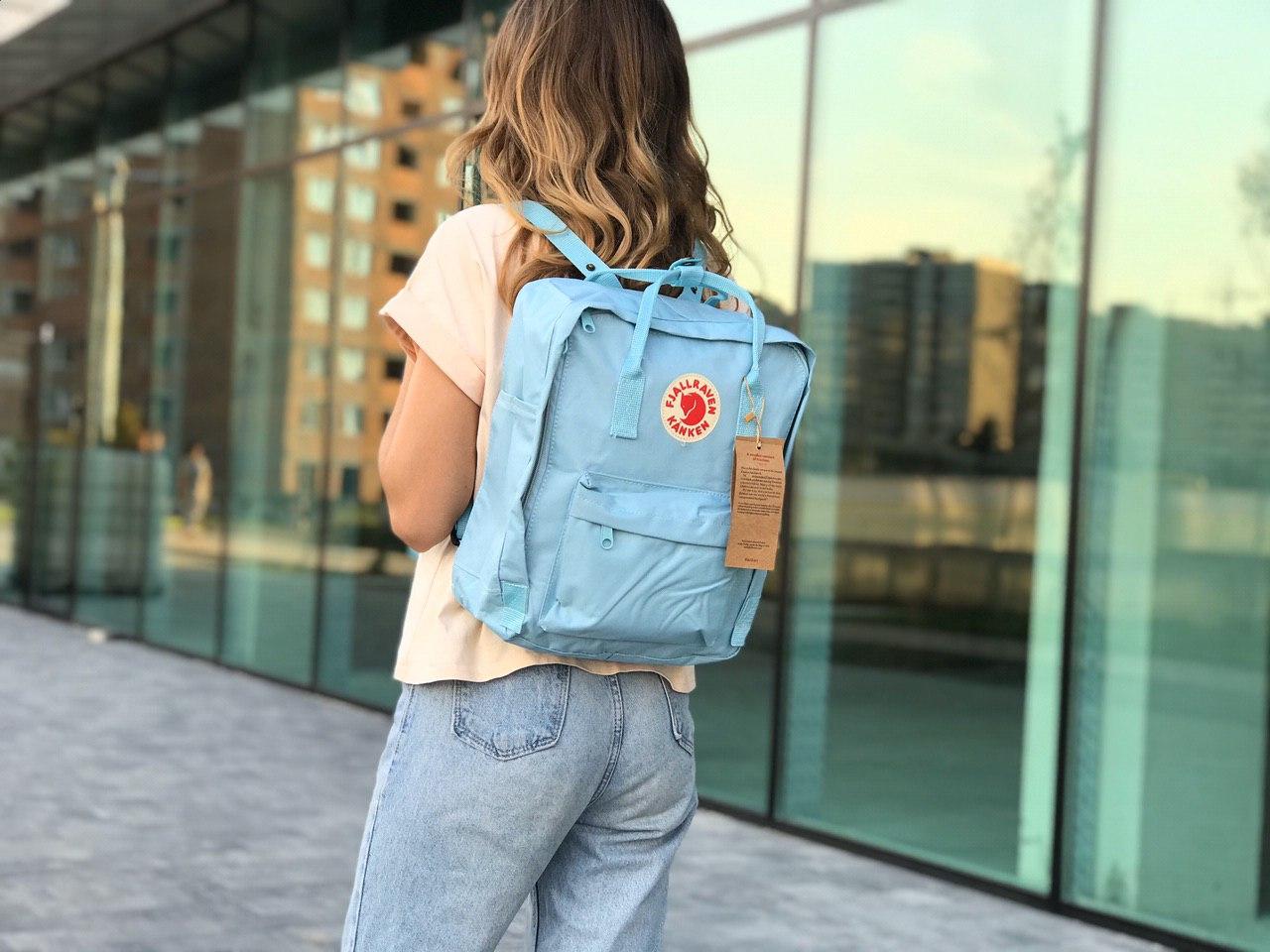 Женский стильный спортивный рюкзак Fjallraven Kanken, рюкзачок для девушек (голубой)
Женский стильный спортивный рюкзак Fjallraven Kanken, рюкзачок для девушек (голубой)