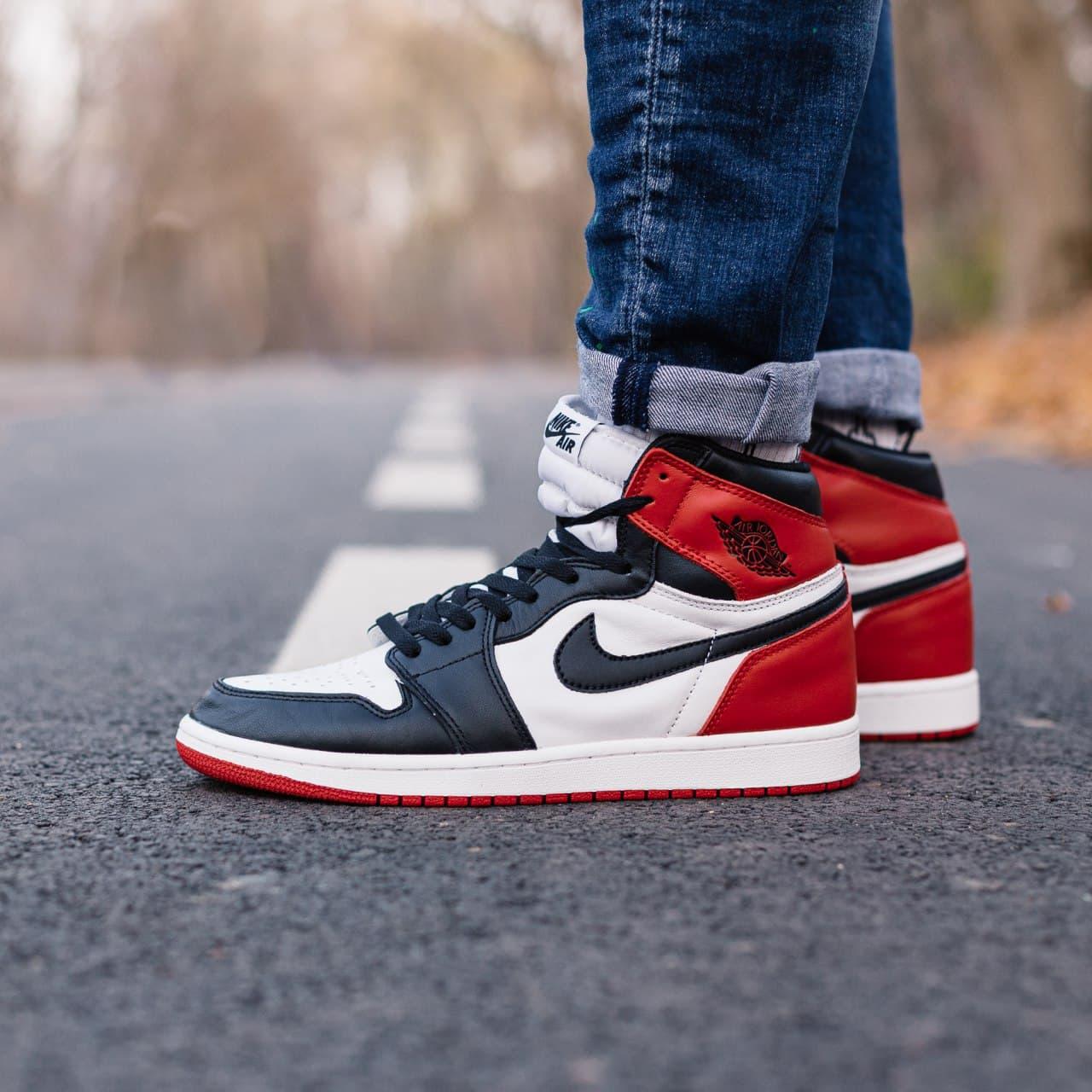 Женские кроссовки Nike Air Jordan Retro 1 Black Red White / Найк Аир Джордан Ретро 1 Черные Красные Белые, Черный
Женские кроссовки Nike Air Jordan Retro 1 Black Red White / Найк Аир Джордан Ретро 1 Черные Красные Белые, Черный