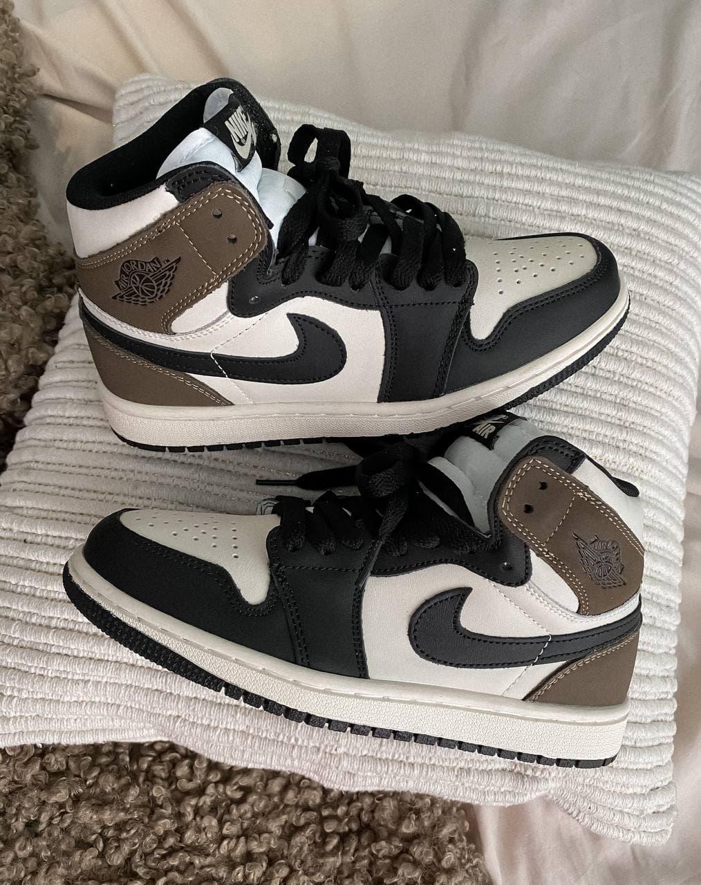 Женские кроссовки Nike Air Jordan 1 Retro Brown / Найк Аир Джордан 1 Ретро Коричневый 37
Женские кроссовки Nike Air Jordan 1 Retro Brown / Найк Аир Джордан 1 Ретро Коричневый 37