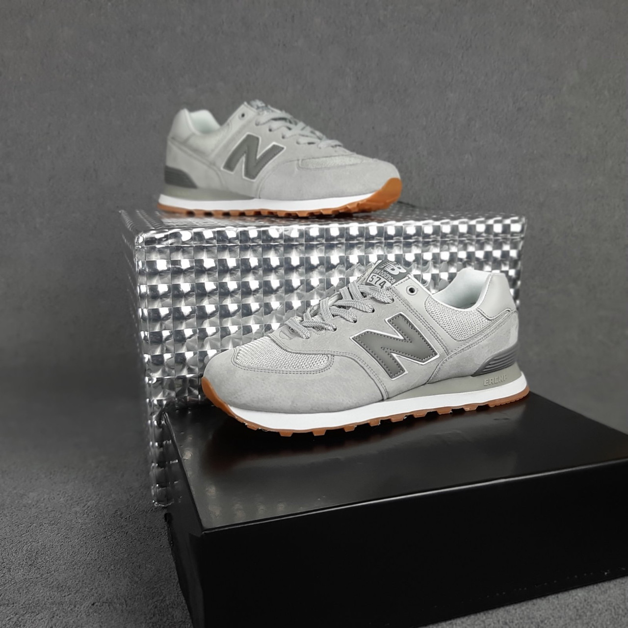 Кроссовки мужские светло серые Нью Баланс 574 (Беленс) Обувь мужская New Balance 574 Light Grey замшевые, Светло-серый
Кроссовки мужские светло серые Нью Баланс 574 (Беленс) Обувь мужская New Balance 574 Light Grey замшевые, Светло-серый