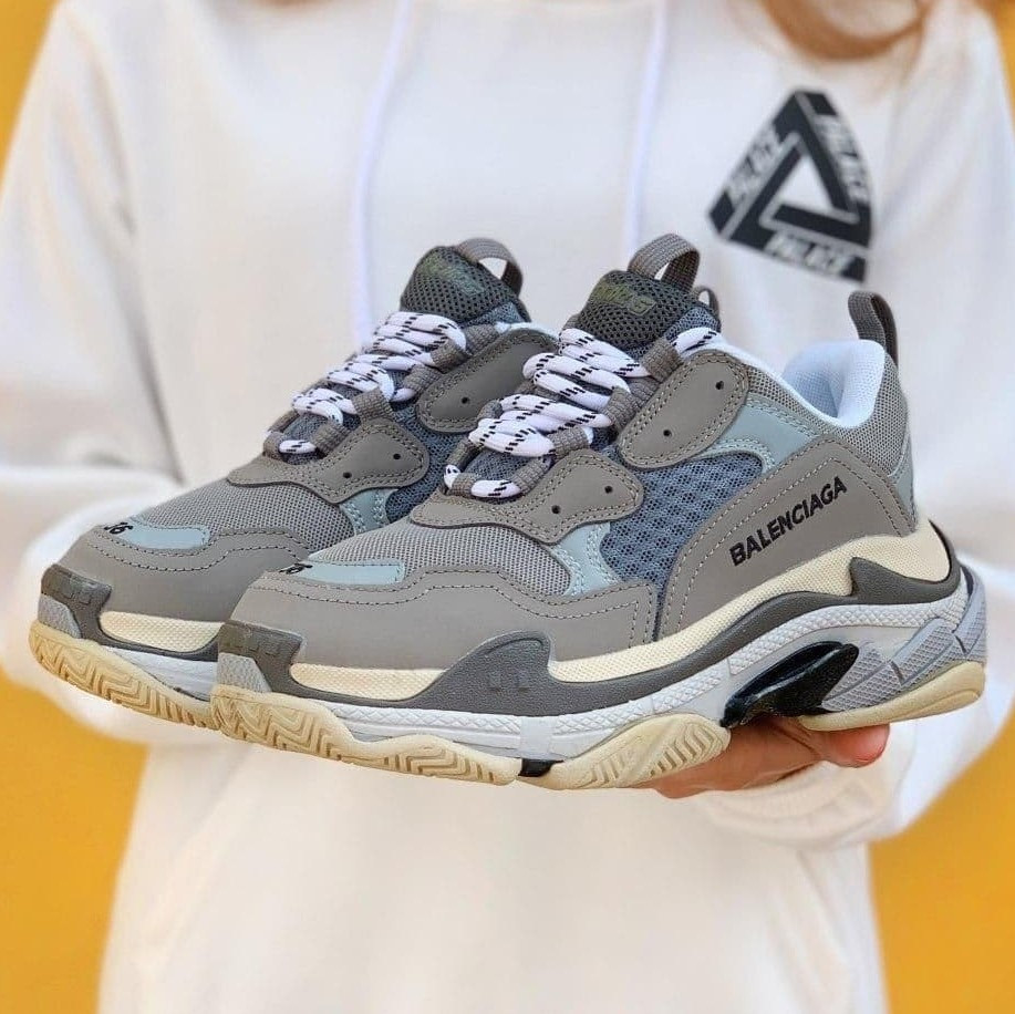 Balenciaga Triple S Grey | кроссовки мужские и женские; баленсиага; серые; осенние/весенние; платформа 37, Серый
Balenciaga Triple S Grey | кроссовки мужские и женские; баленсиага; серые; осенние/весенние; платформа 37, Серый