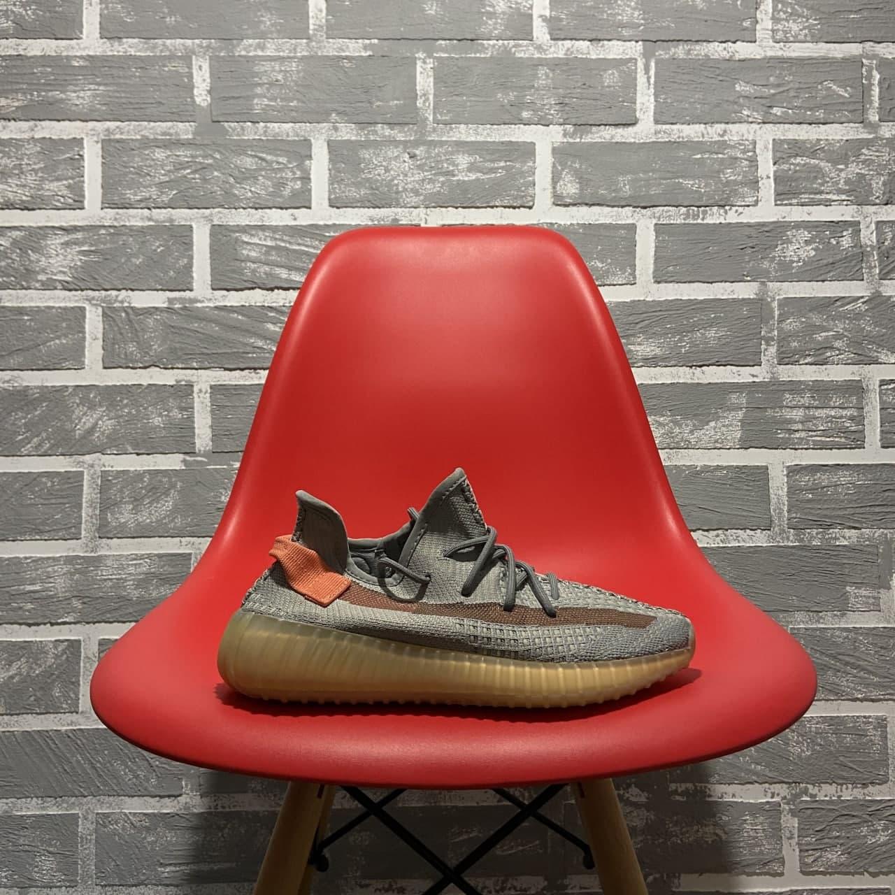 Женские Кроссовки AdidasYeezy Boost 350V2 Grey / Адидас Изи Буст 350 В2 Серый 41
Женские Кроссовки AdidasYeezy Boost 350V2 Grey / Адидас Изи Буст 350 В2 Серый 41
