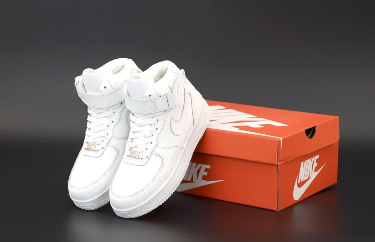 Женские зимние кроссовки Nike Air Force Hight White Fur / Найк Аир Форс Высокие Белые на Меху, Белый
Женские зимние кроссовки Nike Air Force Hight White Fur / Найк Аир Форс Высокие Белые на Меху, Белый