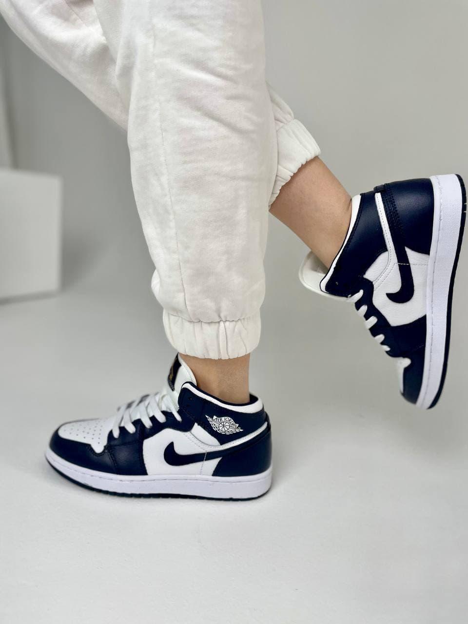 Женские кроссовки Nike Air Jordan Retro 1 Black White / Найк Аир Джордан Ретро 1 Черные Белые 37, Фиолетовый
Женские кроссовки Nike Air Jordan Retro 1 Black White / Найк Аир Джордан Ретро 1 Черные Белые 37, Фиолетовый