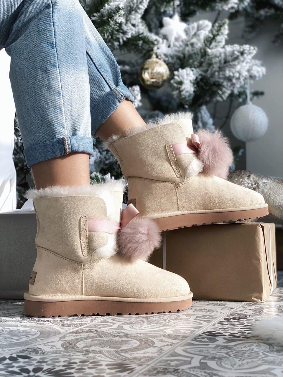 Женские зимние сапоги UGG Classic Pom Pom Oil Yellow / Угги Классик С Помпонами Желтые 37
Женские зимние сапоги UGG Classic Pom Pom Oil Yellow / Угги Классик С Помпонами Желтые 37