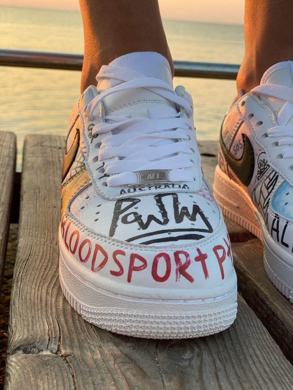 Кроссовки с надписями Nike Air Force Pauly x Vlone Pop (Найк Аир Форс белые низкие) женские и мужские размеры, Белый
Кроссовки с надписями Nike Air Force Pauly x Vlone Pop (Найк Аир Форс белые низкие) женские и мужские размеры, Белый
