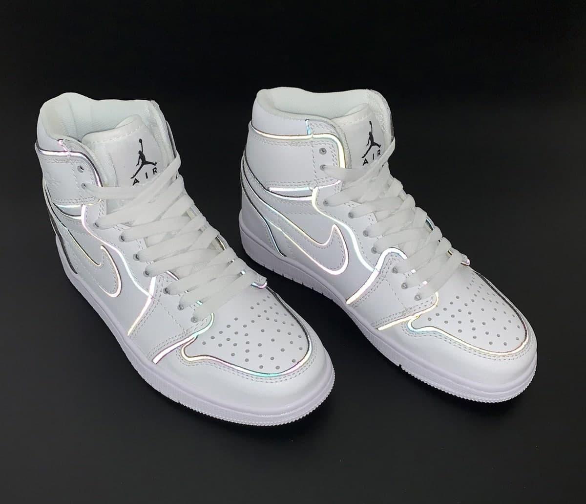 Мужские кроссовки Nike Air Jordan Retro 1 White Reflective / Найк Аир Джордан Ретро 1 Белые Рефлективные 41, Белый
Мужские кроссовки Nike Air Jordan Retro 1 White Reflective / Найк Аир Джордан Ретро 1 Белые Рефлективные 41, Белый