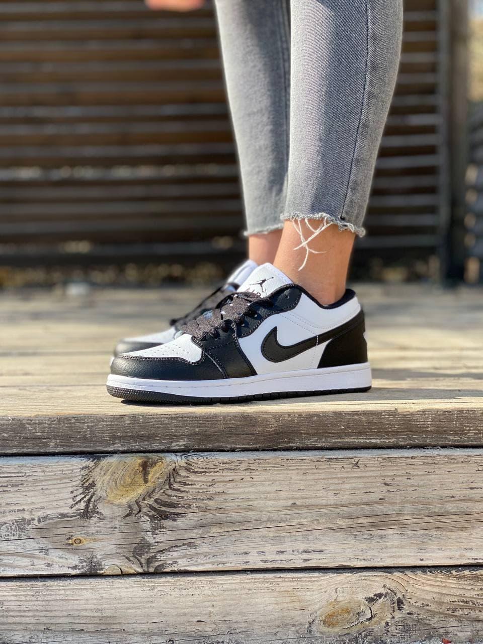 Черно-белые кроссовки женские Nike Air Jordan 1 Low Кроссы черные с белым Найк Аир Джордан 1 Лоу, Черно-белый
Черно-белые кроссовки женские Nike Air Jordan 1 Low Кроссы черные с белым Найк Аир Джордан 1 Лоу, Черно-белый