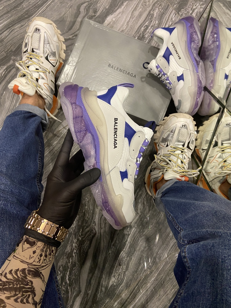Balenciaga Triple S Женские осенние белые с синим кожаные кроссовки. Женские кроссовки на шнурках, Black
Balenciaga Triple S Женские осенние белые с синим кожаные кроссовки. Женские кроссовки на шнурках, Black