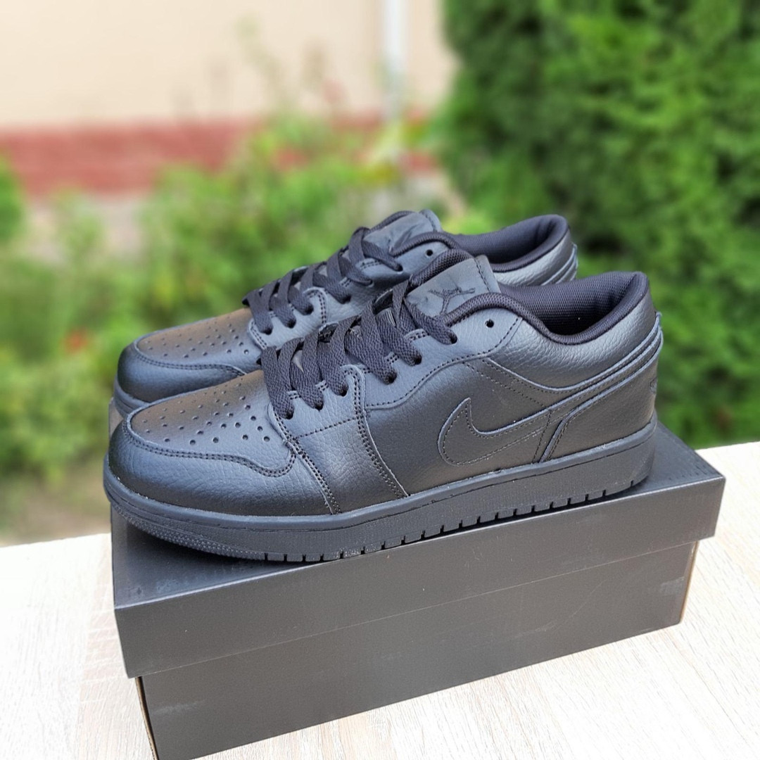 Nike Air Jordan 1 Air Force мужские демисезонные черные кроссовки на шнурках, Черный
Nike Air Jordan 1 Air Force мужские демисезонные черные кроссовки на шнурках, Черный