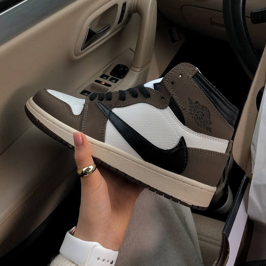 Мужские кроссовки Nike Air Jordan 1 Retro High x Travis Scott / Найк Аир Джордан 1 Ретро Высокие Трэвис Скотт 44, Коричневый
Мужские кроссовки Nike Air Jordan 1 Retro High x Travis Scott / Найк Аир Джордан 1 Ретро Высокие Трэвис Скотт 44, Коричневый