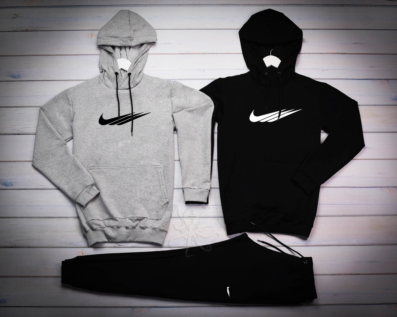 Nike Мужской серый спортивный костюм с капюшоном демисезонный.Кенгуру 2шт+ штаны осень 50
Nike Мужской серый спортивный костюм с капюшоном демисезонный.Кенгуру 2шт+ штаны осень 50