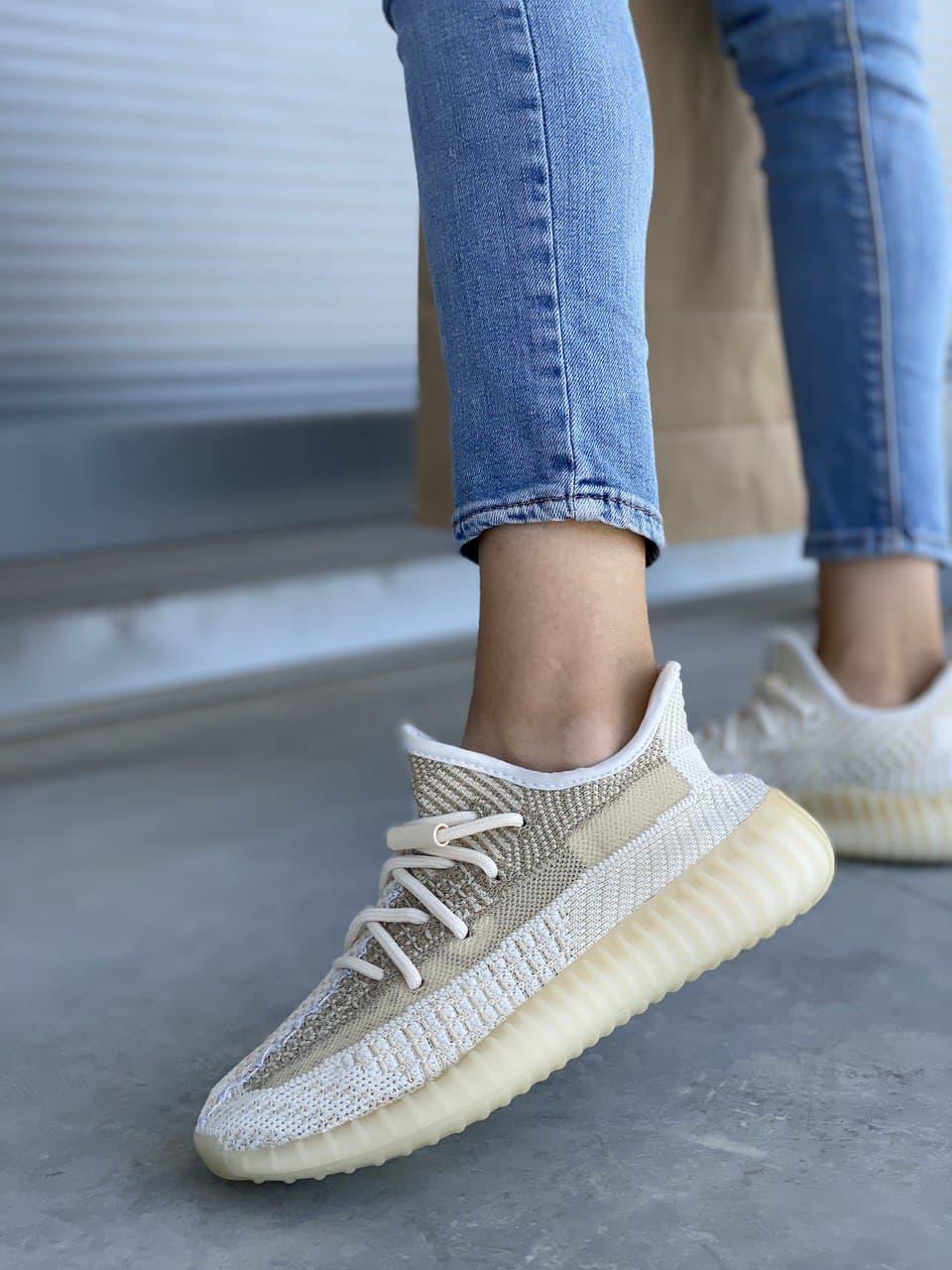 Женские кроссовки Adidas Yeezy Boost 350 V2 Abez White Beige / Адидас Изи Буст 350 В2 Абез Белые Бежевые 38, Бежевый
Женские кроссовки Adidas Yeezy Boost 350 V2 Abez White Beige / Адидас Изи Буст 350 В2 Абез Белые Бежевые 38, Бежевый