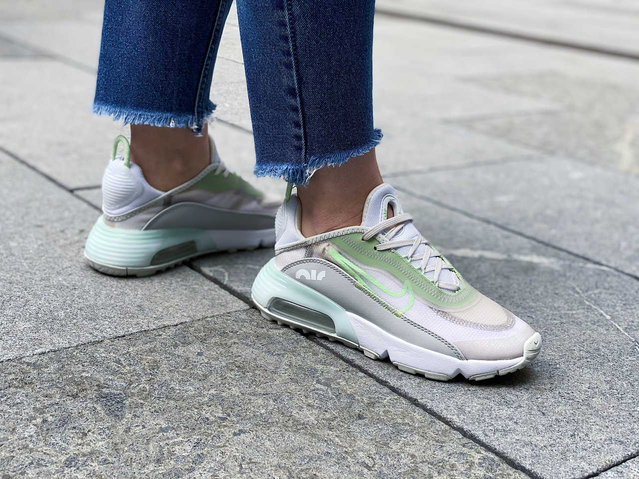 Кроссовки женские Nike Air Max 2090 / CT1091-001 (Размеры: 38,38,5,39,40,5), Светло-серый
Кроссовки женские Nike Air Max 2090 / CT1091-001 (Размеры: 38,38,5,39,40,5), Светло-серый