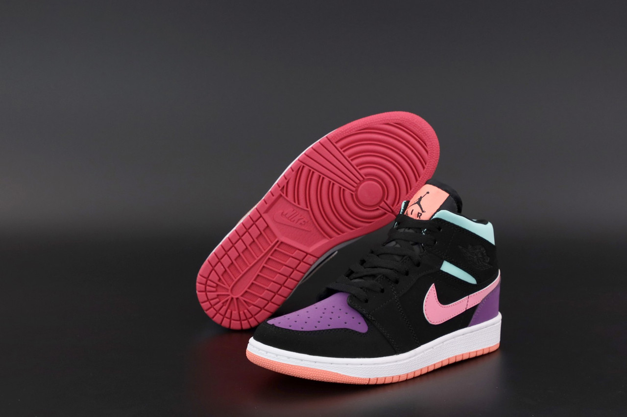 Кроссовки женские Nike Air Jordan 1 Retro черные, Найк Джордан, нубук. Код KD-12521 38, Черный
Кроссовки женские Nike Air Jordan 1 Retro черные, Найк Джордан, нубук. Код KD-12521 38, Черный