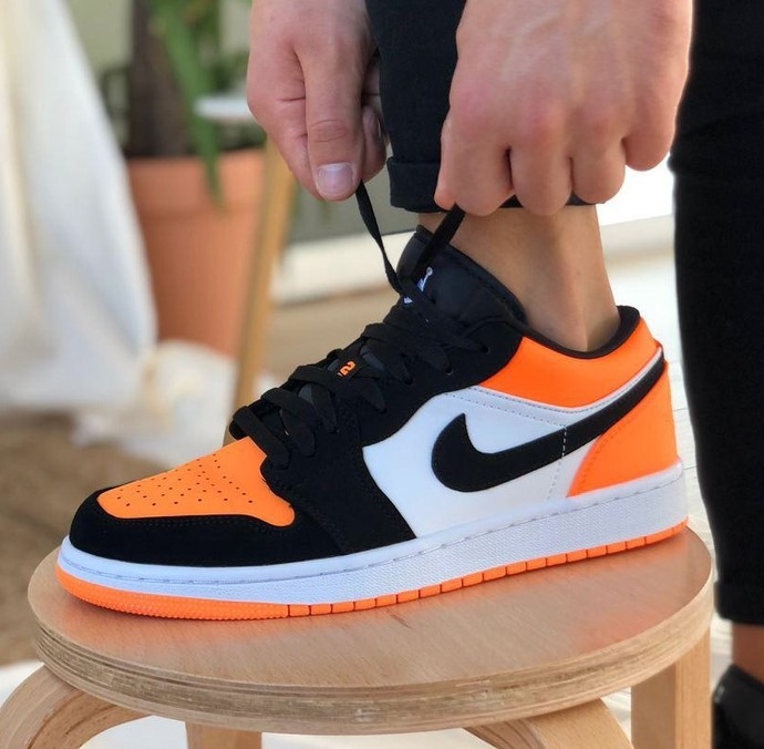 Кроссовки Мужские Nike Air Jordan 1 Low Orange Black/White | оранжевые/черные; осенние/весенние; Джордан, Разные цвета
Кроссовки Мужские Nike Air Jordan 1 Low Orange Black/White | оранжевые/черные; осенние/весенние; Джордан, Разные цвета