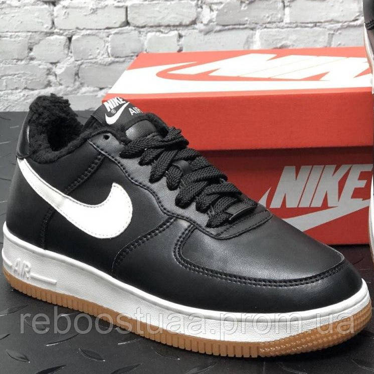 Чоловічі зимові кросівки Nike Air Force 1 Low, натуральна шкіра, (з хутром), чорний, Китай 42, Черный
Чоловічі зимові кросівки Nike Air Force 1 Low, натуральна шкіра, (з хутром), чорний, Китай 42, Черный