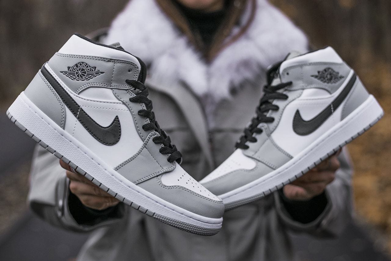 Кроссовки женские Nike Air Jordan 1 Retro серые, Найк Джордан, натуральная кожа. Код IN-675 37, Серый
Кроссовки женские Nike Air Jordan 1 Retro серые, Найк Джордан, натуральная кожа. Код IN-675 37, Серый
