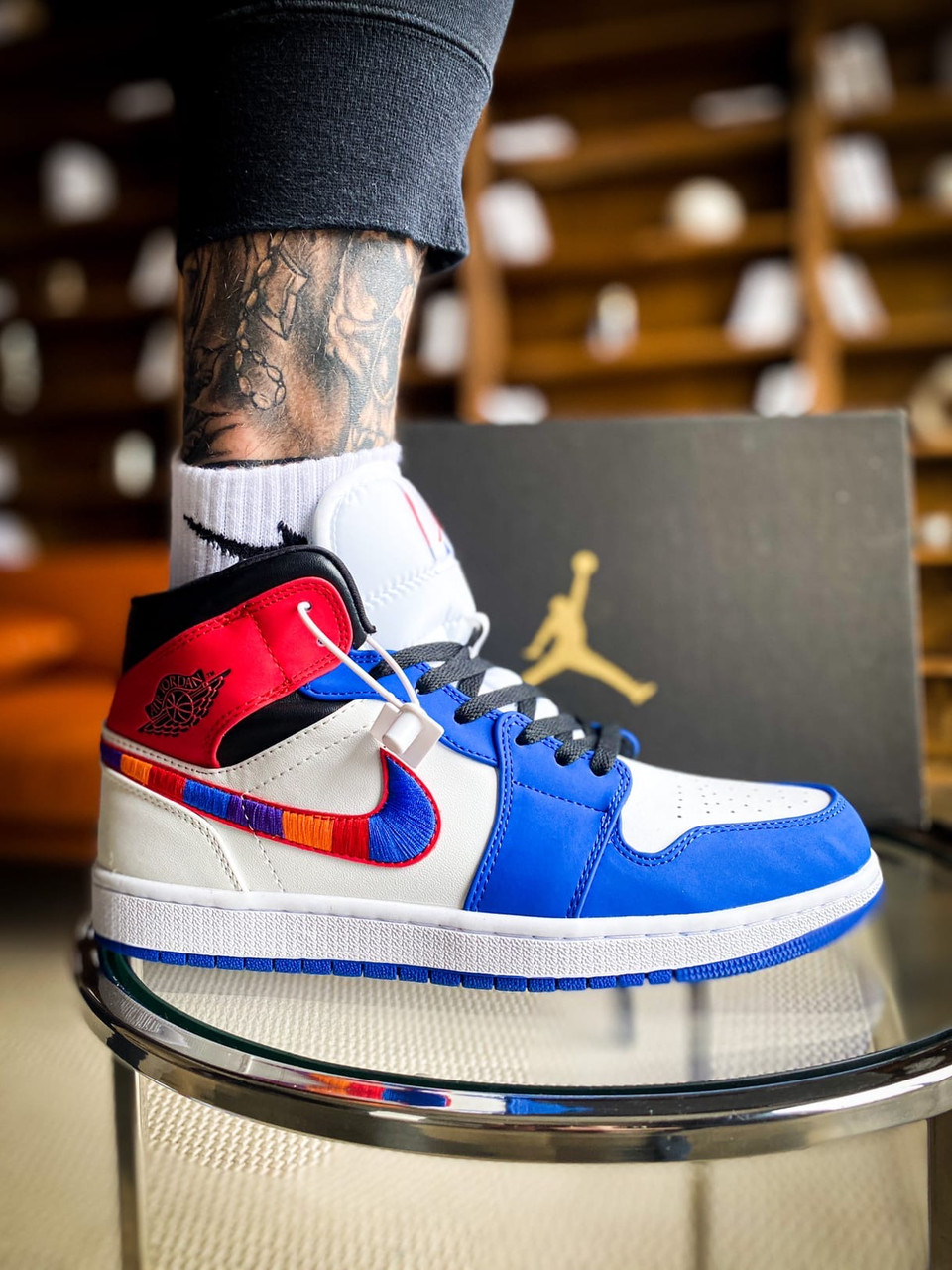Кроссовки мужские Nike Air Jordan 1 Retro Mid Multi-color Swoosh, Найк Джордан Ретро. код KS-2283 42, Синий с красным
Кроссовки мужские Nike Air Jordan 1 Retro Mid Multi-color Swoosh, Найк Джордан Ретро. код KS-2283 42, Синий с красным