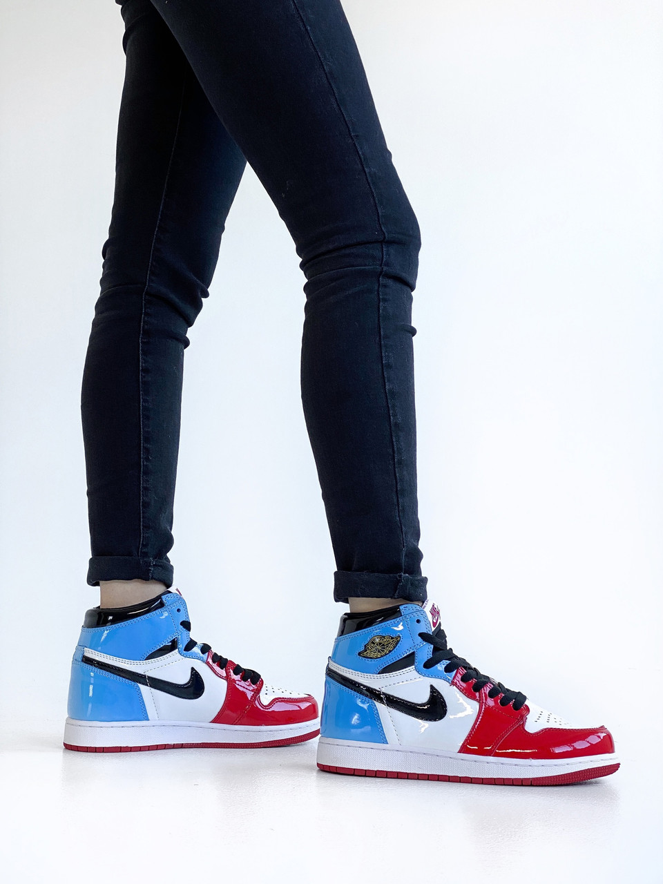 Кроссовки женские Nike Air Jordan 1 Retro синие с красным, Найк Джордан, лаковая кожа. Код PL-0596 39, Разные цвета
Кроссовки женские Nike Air Jordan 1 Retro синие с красным, Найк Джордан, лаковая кожа. Код PL-0596 39, Разные цвета